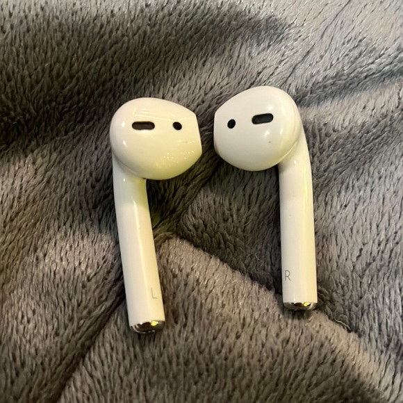 Charging Case Airpods Sound Leakage Do Airpods Leak Sound